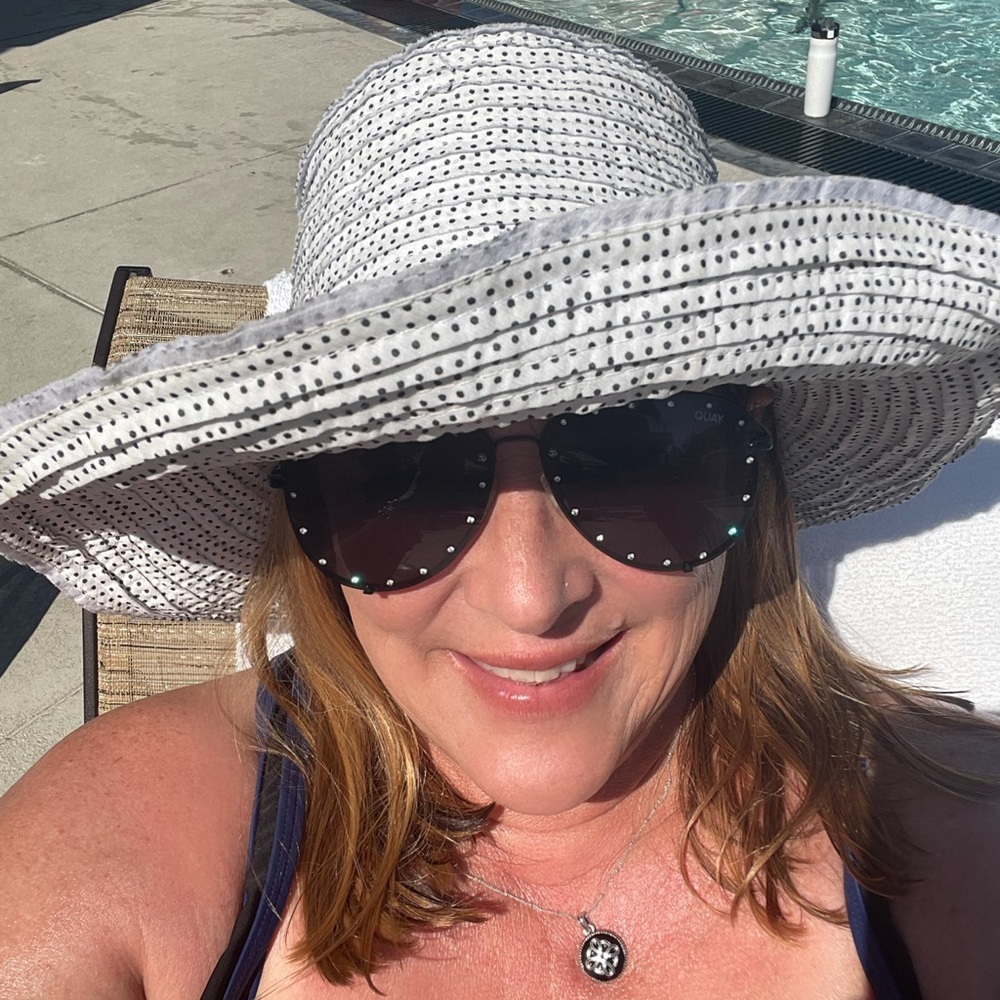 Meet your Posher, Debra